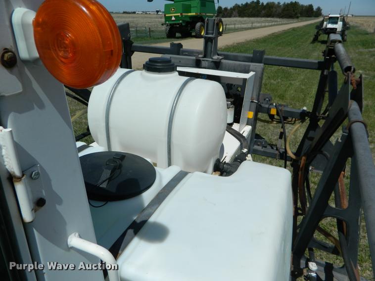 image for item K2570 Melroe 220 self-propelled sprayer