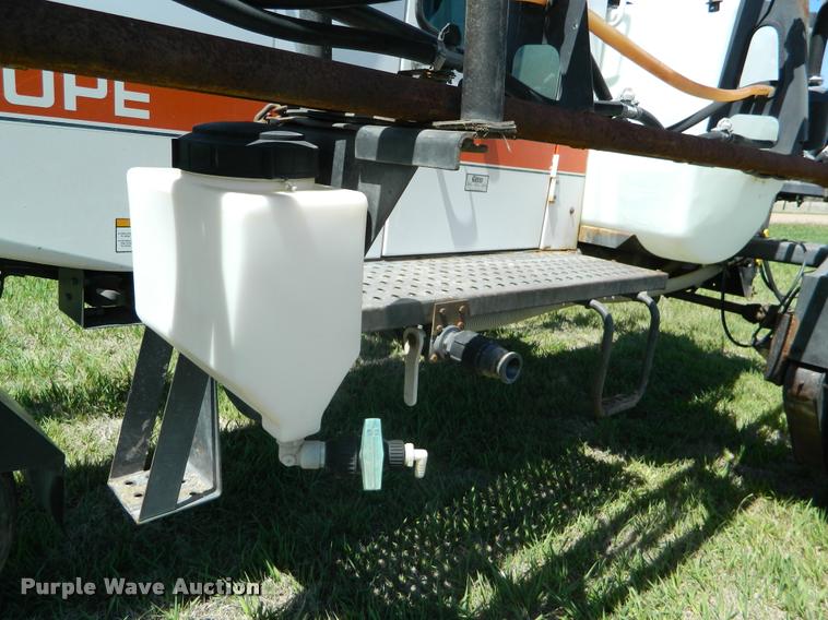 image for item K2570 Melroe 220 self-propelled sprayer