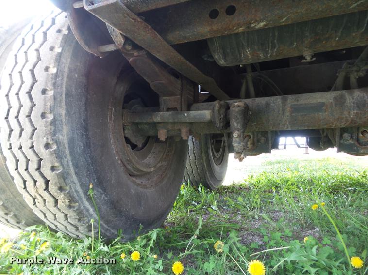 image for item CB9996 1997 Trailmobile F71T-5UAA flatbed trailer