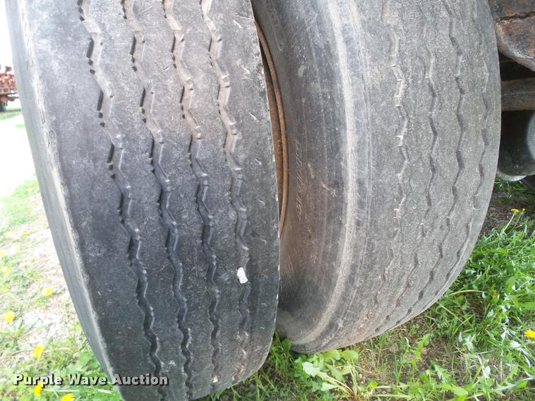 image for item CB9996 1997 Trailmobile F71T-5UAA flatbed trailer