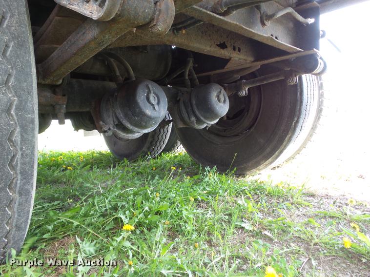 image for item CB9996 1997 Trailmobile F71T-5UAA flatbed trailer