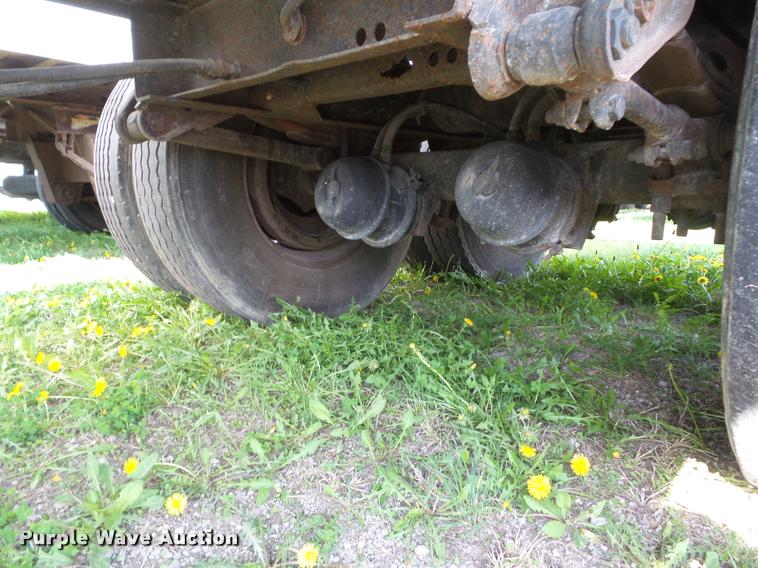 image for item CB9996 1997 Trailmobile F71T-5UAA flatbed trailer