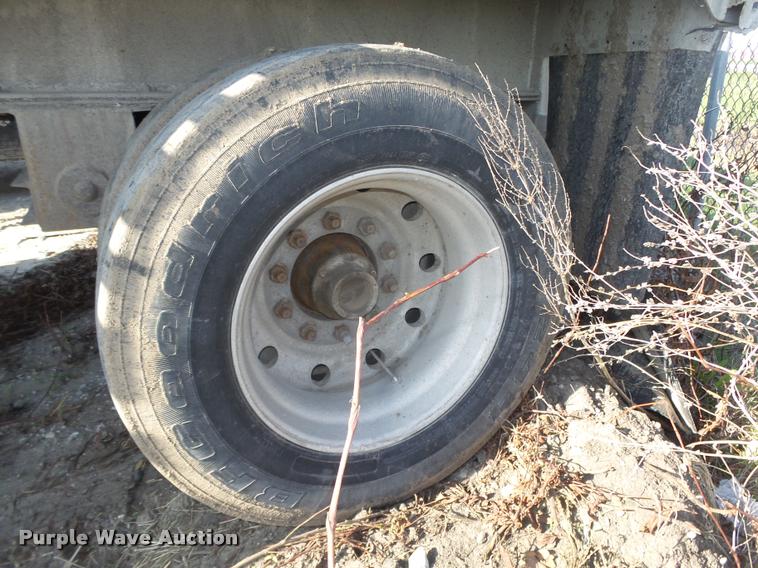 image for item DA0645 1988 East Hi-Boy flatbed trailer