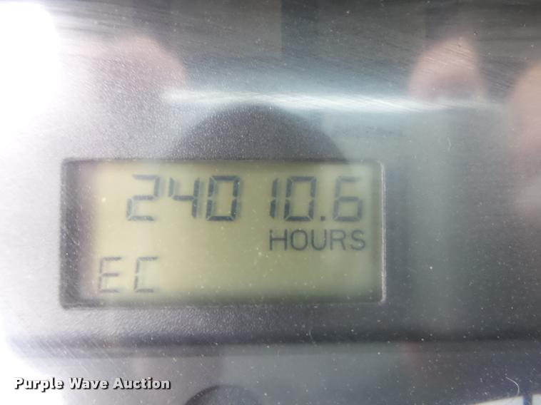 image for item DA0668 2006 Freightliner Columbia CL120 semi truck