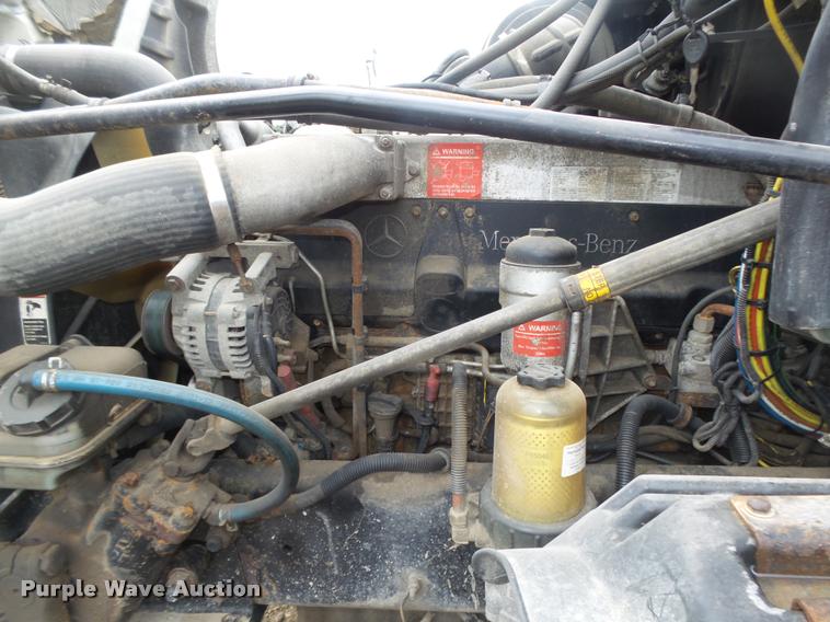 image for item DA0668 2006 Freightliner Columbia CL120 semi truck