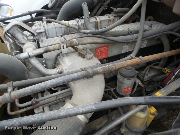 image for item DA0668 2006 Freightliner Columbia CL120 semi truck