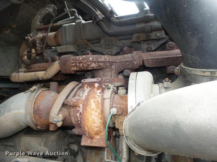 image for item DA0668 2006 Freightliner Columbia CL120 semi truck