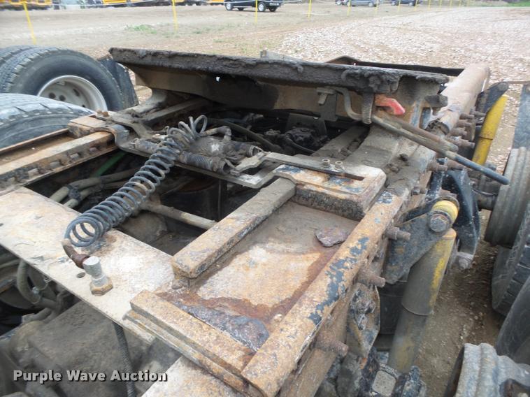 image for item DA0668 2006 Freightliner Columbia CL120 semi truck