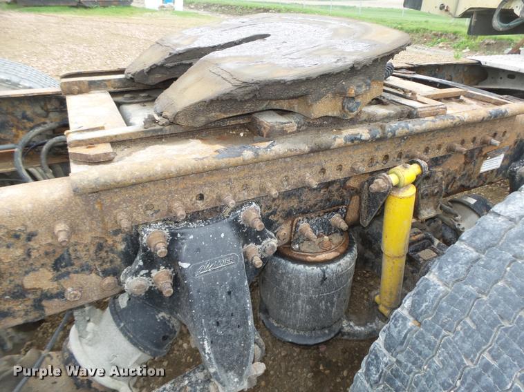 image for item DA0668 2006 Freightliner Columbia CL120 semi truck