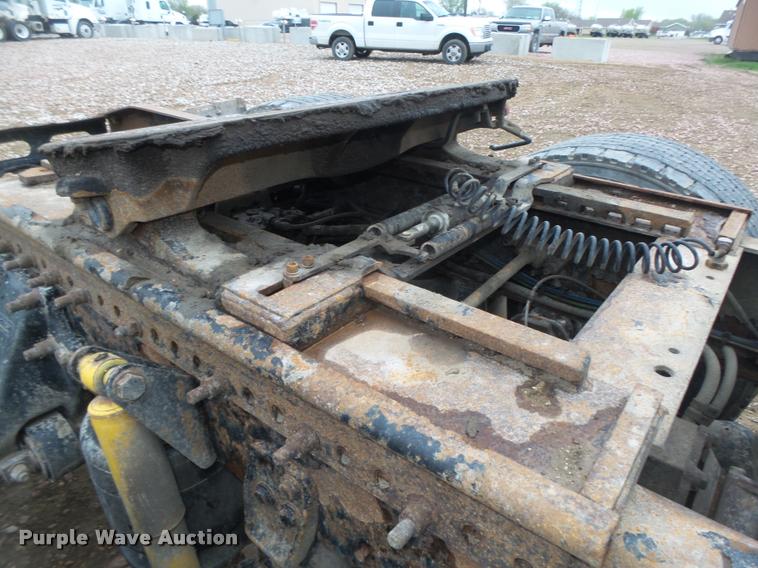 image for item DA0668 2006 Freightliner Columbia CL120 semi truck