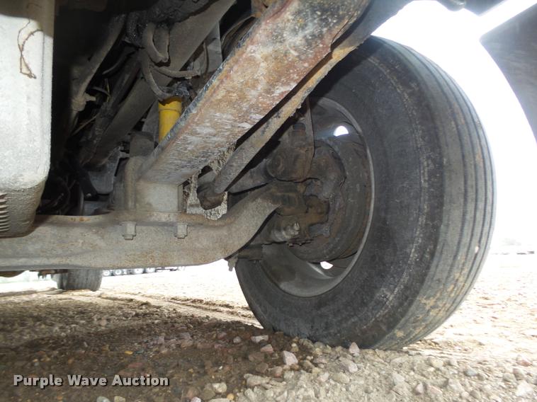 image for item DA0668 2006 Freightliner Columbia CL120 semi truck