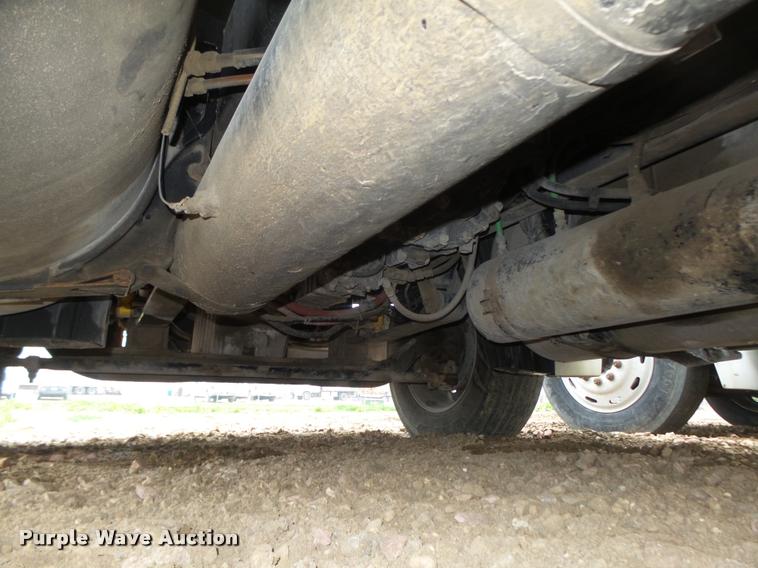 image for item DA0668 2006 Freightliner Columbia CL120 semi truck