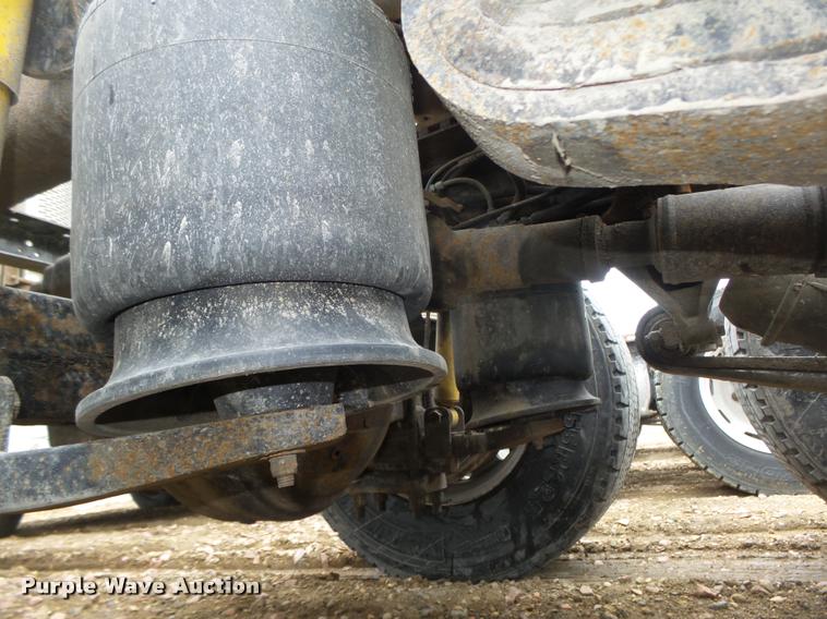 image for item DA0668 2006 Freightliner Columbia CL120 semi truck