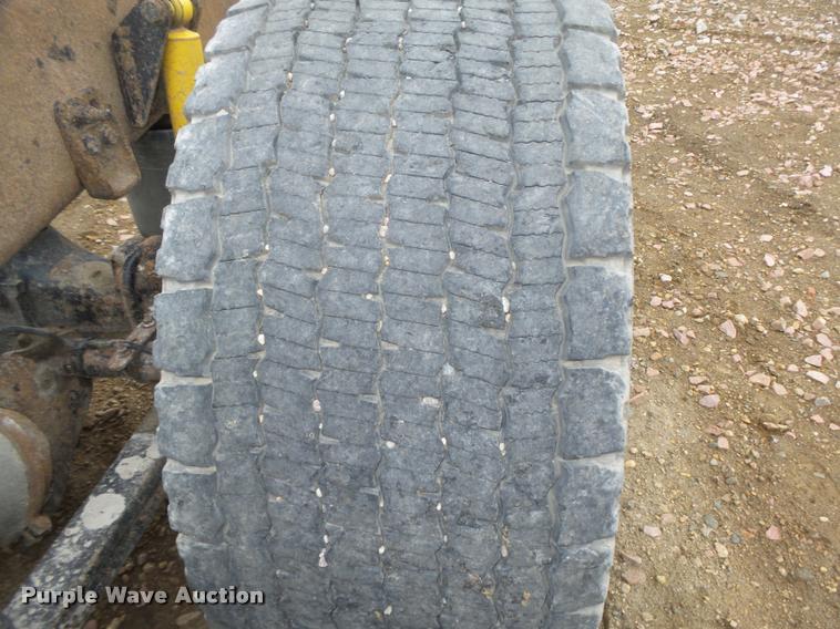 image for item DA0668 2006 Freightliner Columbia CL120 semi truck