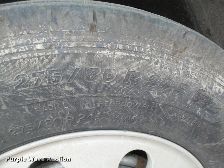 image for item DA0668 2006 Freightliner Columbia CL120 semi truck