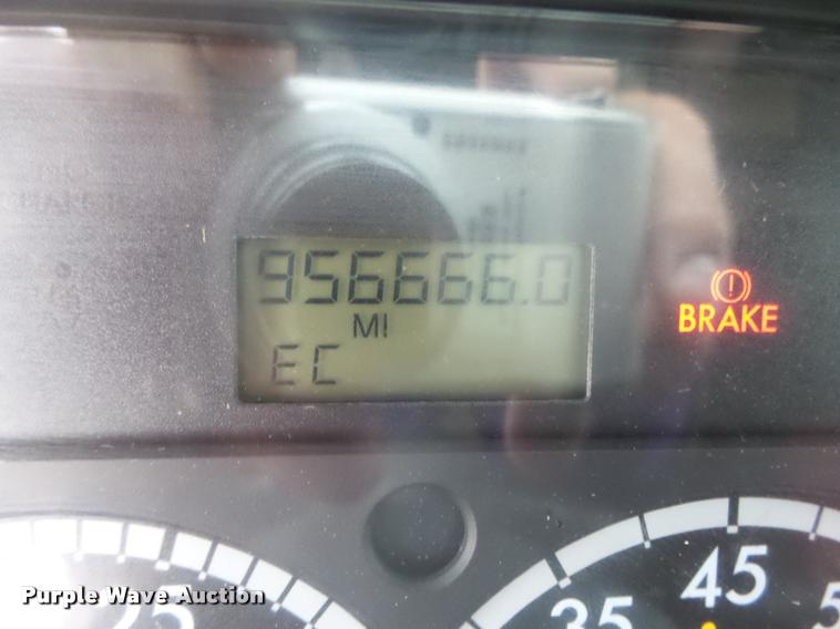 image for item DA0669 2005 Freightliner Columbia CL120 semi truck