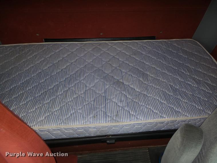 image for item DA0669 2005 Freightliner Columbia CL120 semi truck