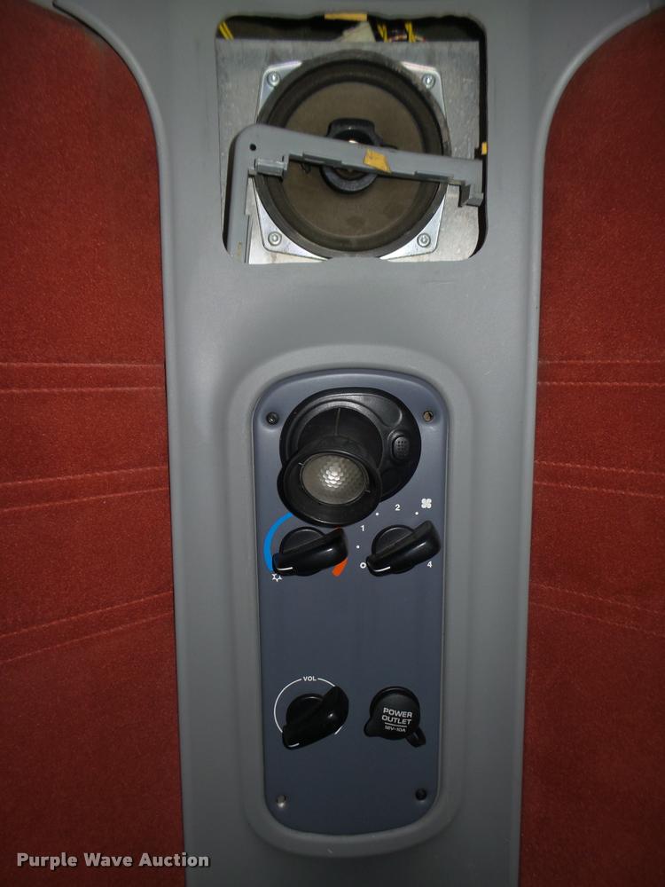 image for item DA0669 2005 Freightliner Columbia CL120 semi truck