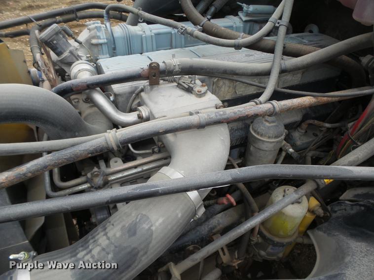 image for item DA0669 2005 Freightliner Columbia CL120 semi truck