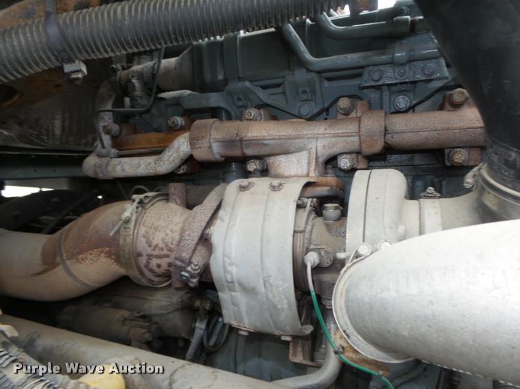 image for item DA0669 2005 Freightliner Columbia CL120 semi truck