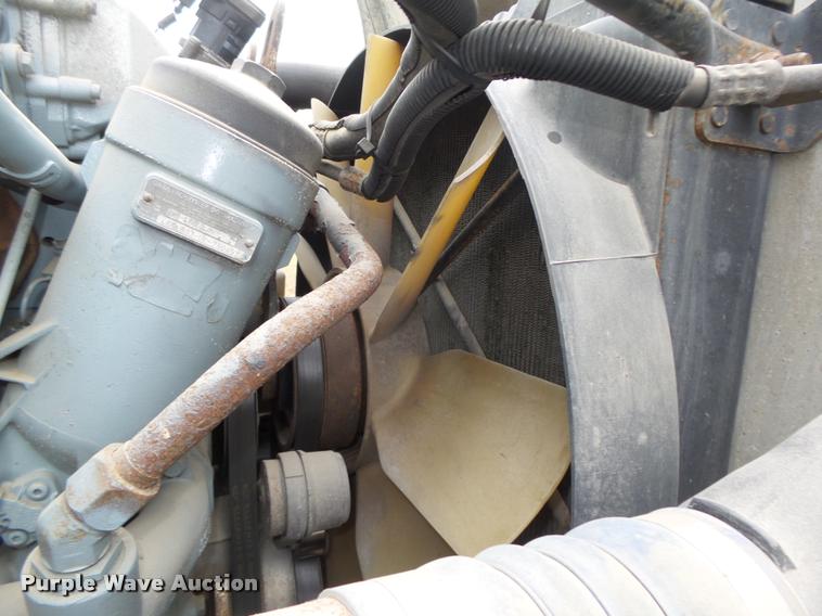 image for item DA0669 2005 Freightliner Columbia CL120 semi truck