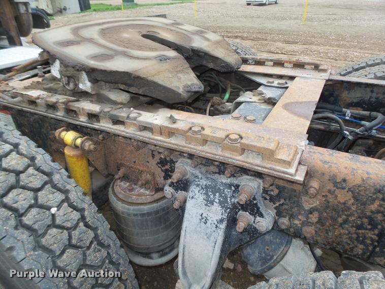 image for item DA0669 2005 Freightliner Columbia CL120 semi truck