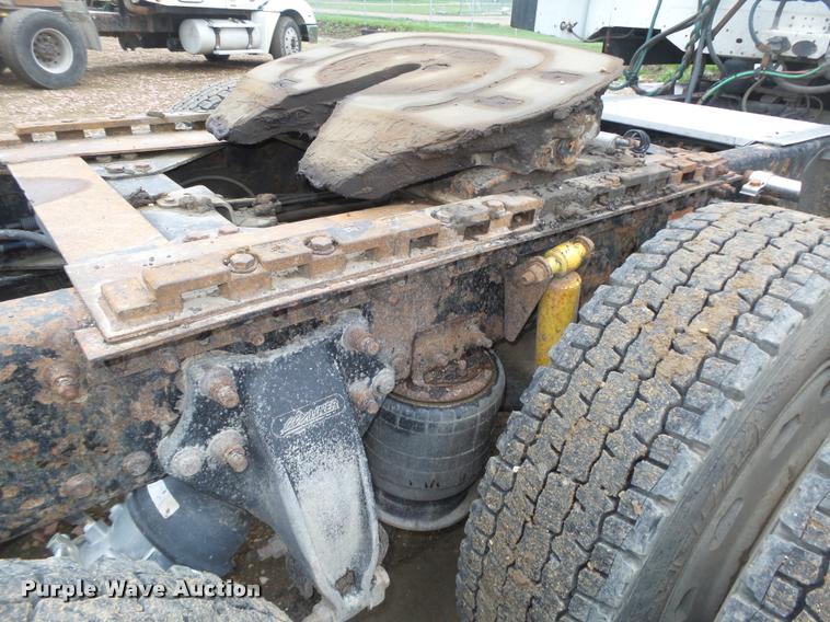 image for item DA0669 2005 Freightliner Columbia CL120 semi truck