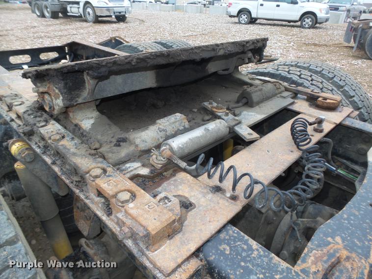 image for item DA0669 2005 Freightliner Columbia CL120 semi truck