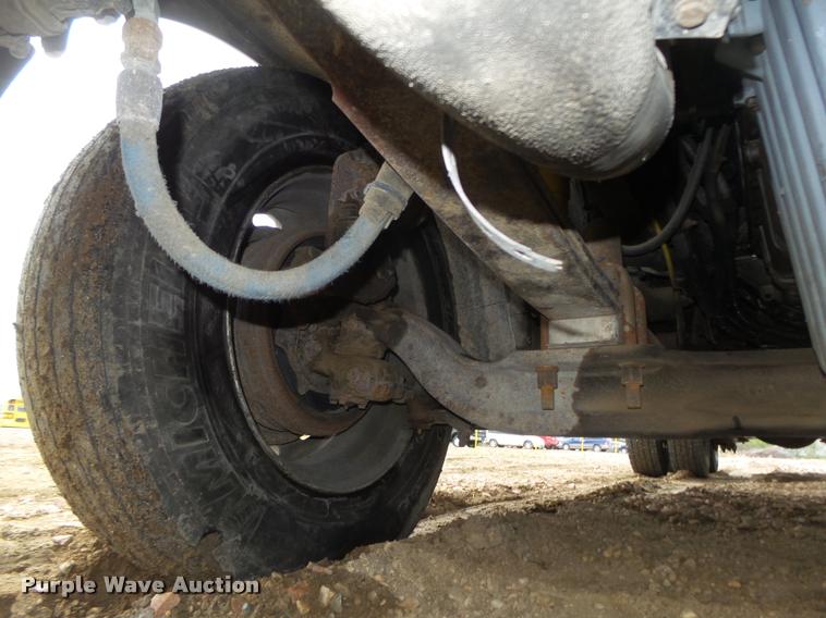 image for item DA0669 2005 Freightliner Columbia CL120 semi truck