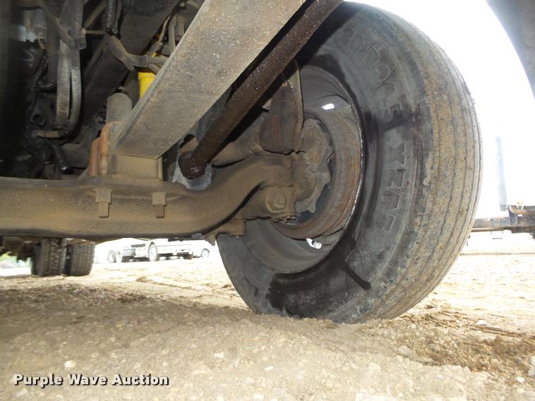 image for item DA0669 2005 Freightliner Columbia CL120 semi truck