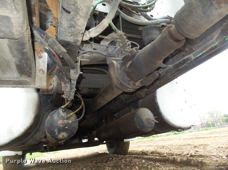 image for item DA0669 2005 Freightliner Columbia CL120 semi truck