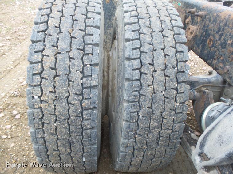 image for item DA0669 2005 Freightliner Columbia CL120 semi truck