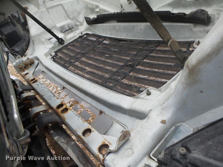 image for item DA0670 2005 Freightliner Columbia CL120 semi truck