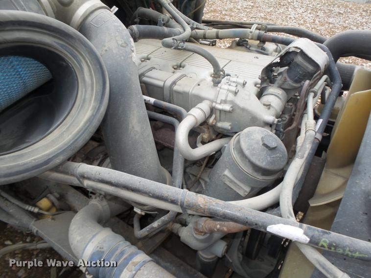 image for item DA0670 2005 Freightliner Columbia CL120 semi truck