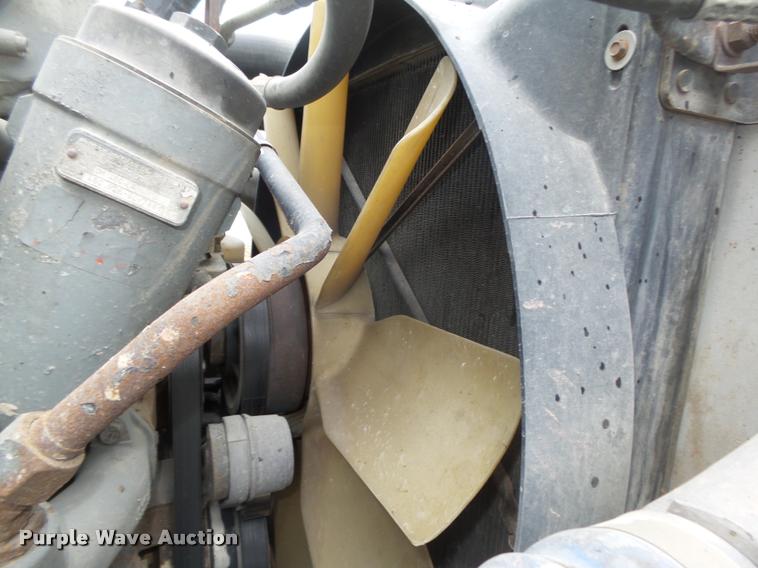 image for item DA0670 2005 Freightliner Columbia CL120 semi truck