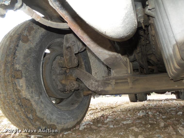 image for item DA0670 2005 Freightliner Columbia CL120 semi truck