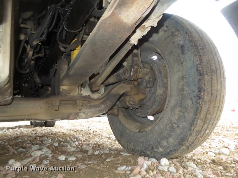 image for item DA0670 2005 Freightliner Columbia CL120 semi truck