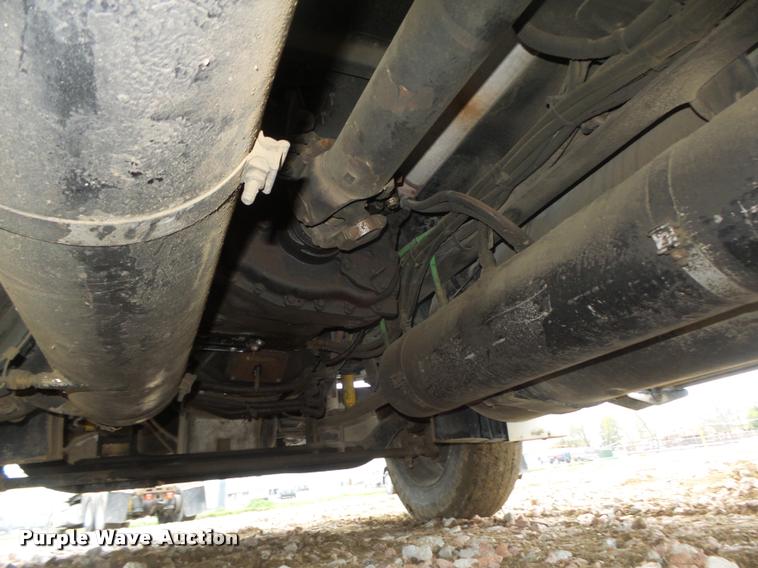 image for item DA0670 2005 Freightliner Columbia CL120 semi truck