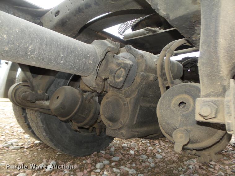 image for item DA0670 2005 Freightliner Columbia CL120 semi truck