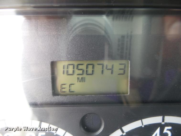 image for item DA0671 2006 Freightliner Columbia CL120 semi truck