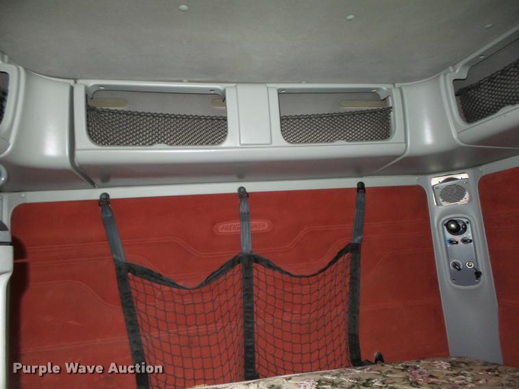 image for item DA0671 2006 Freightliner Columbia CL120 semi truck