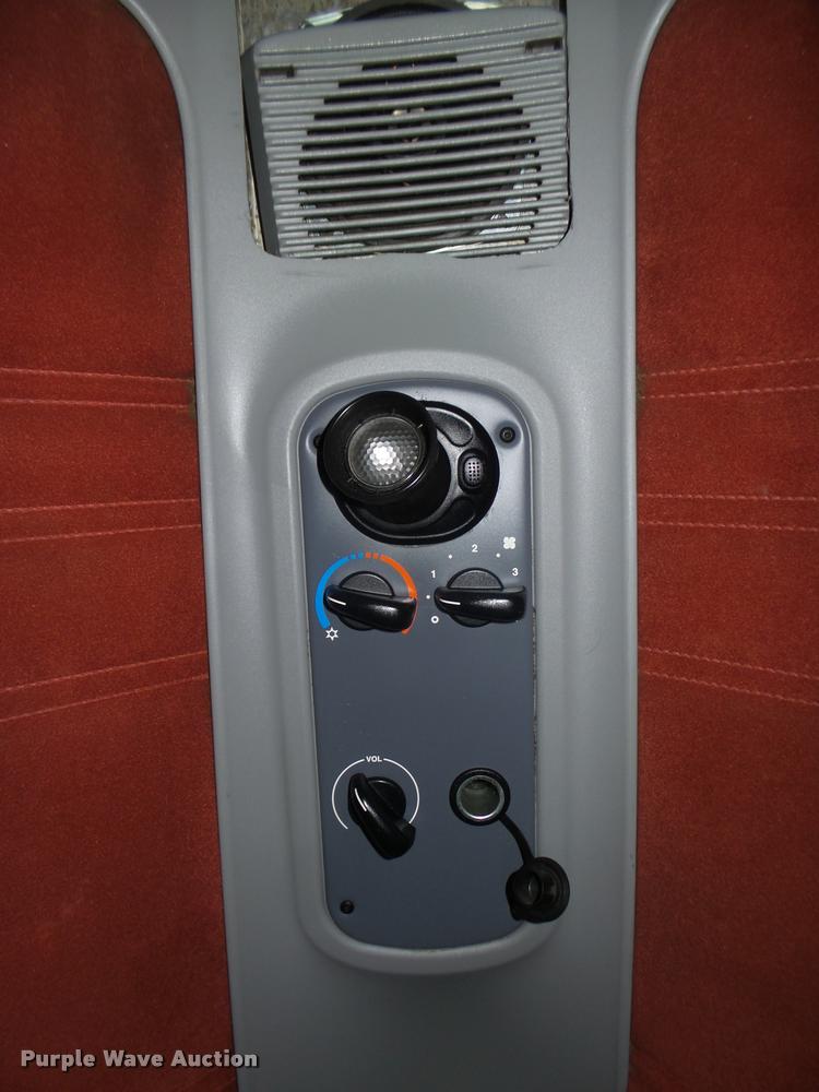 image for item DA0671 2006 Freightliner Columbia CL120 semi truck