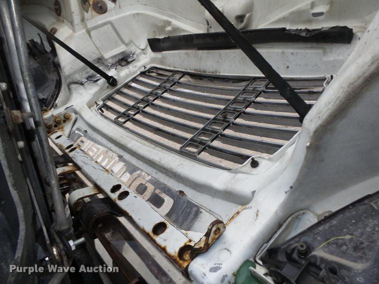 image for item DA0671 2006 Freightliner Columbia CL120 semi truck