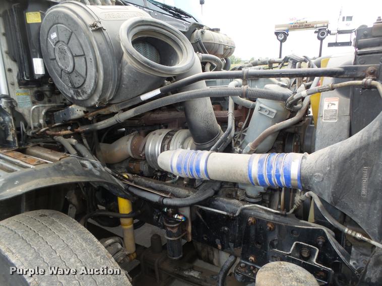 image for item DA0671 2006 Freightliner Columbia CL120 semi truck