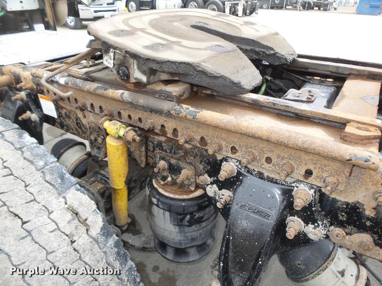 image for item DA0671 2006 Freightliner Columbia CL120 semi truck