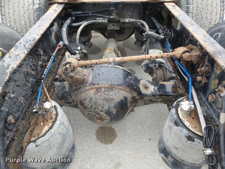 image for item DA0671 2006 Freightliner Columbia CL120 semi truck