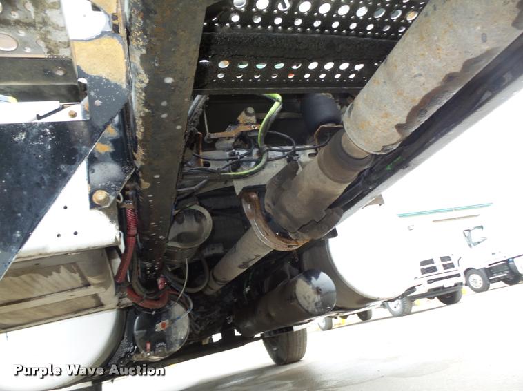 image for item DA0671 2006 Freightliner Columbia CL120 semi truck