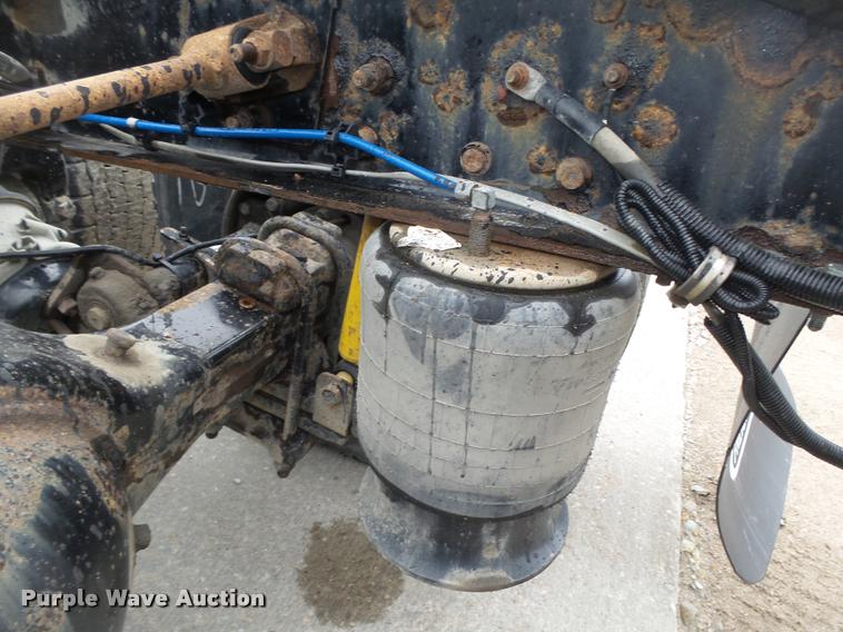 image for item DA0671 2006 Freightliner Columbia CL120 semi truck