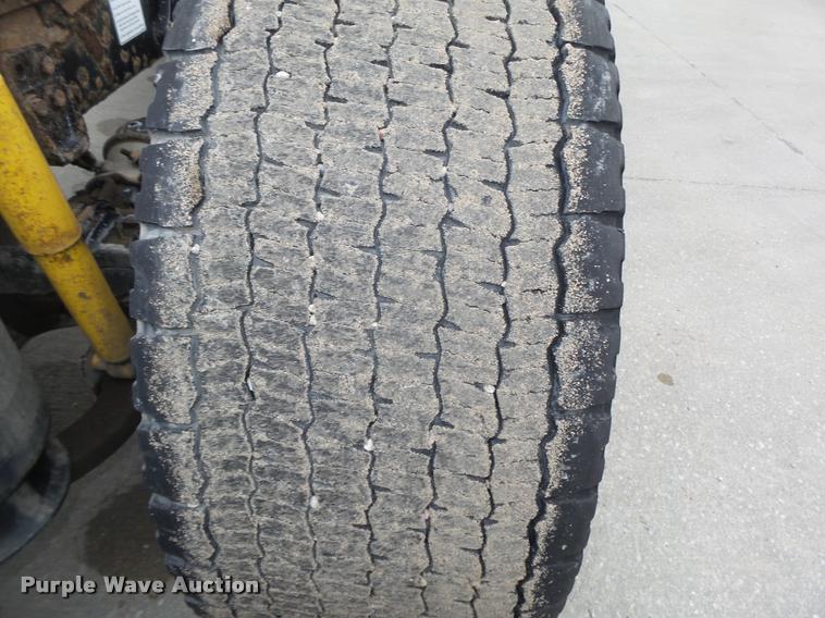 image for item DA0671 2006 Freightliner Columbia CL120 semi truck