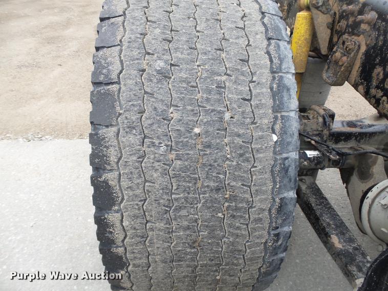 image for item DA0671 2006 Freightliner Columbia CL120 semi truck